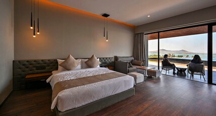 Aria Resort & Spa Room Type - Premium Pool View Room