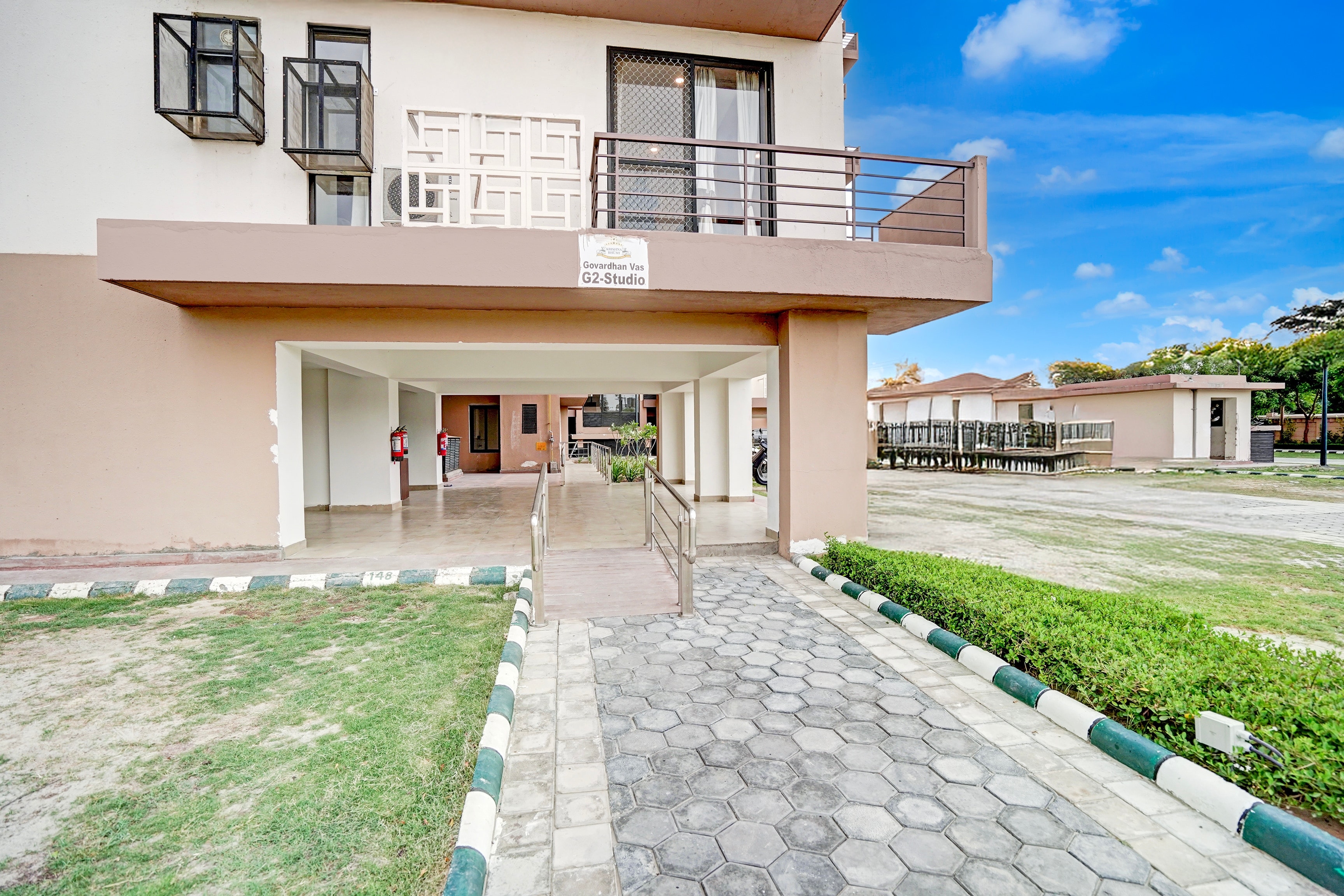 Hotel O Sunset studioS - Tap to explore photos