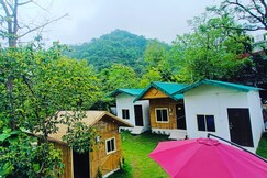 Tapovan Rise Cottage & Cafe