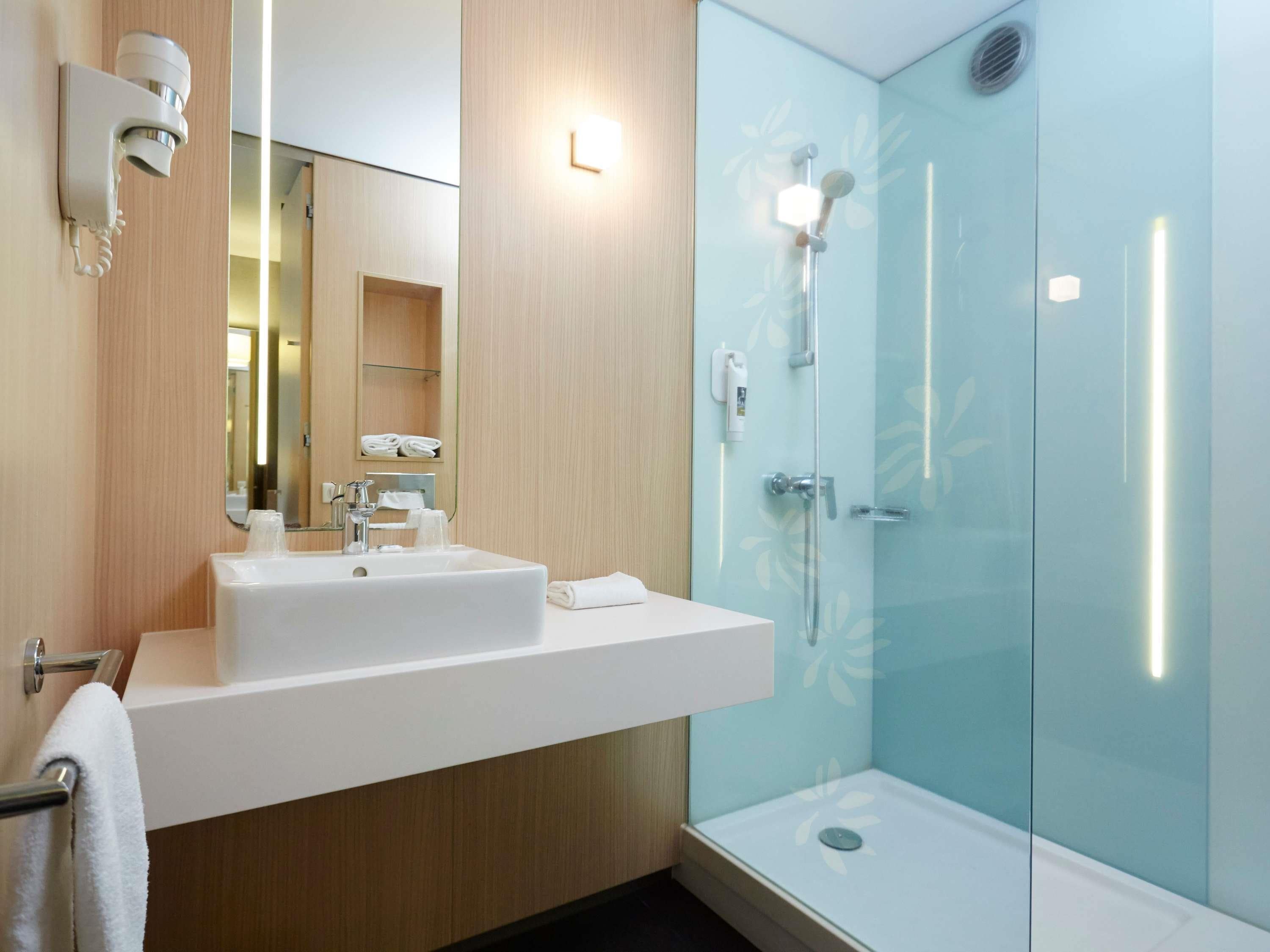 Mercure Valenciennes Centre - Tap to explore photos