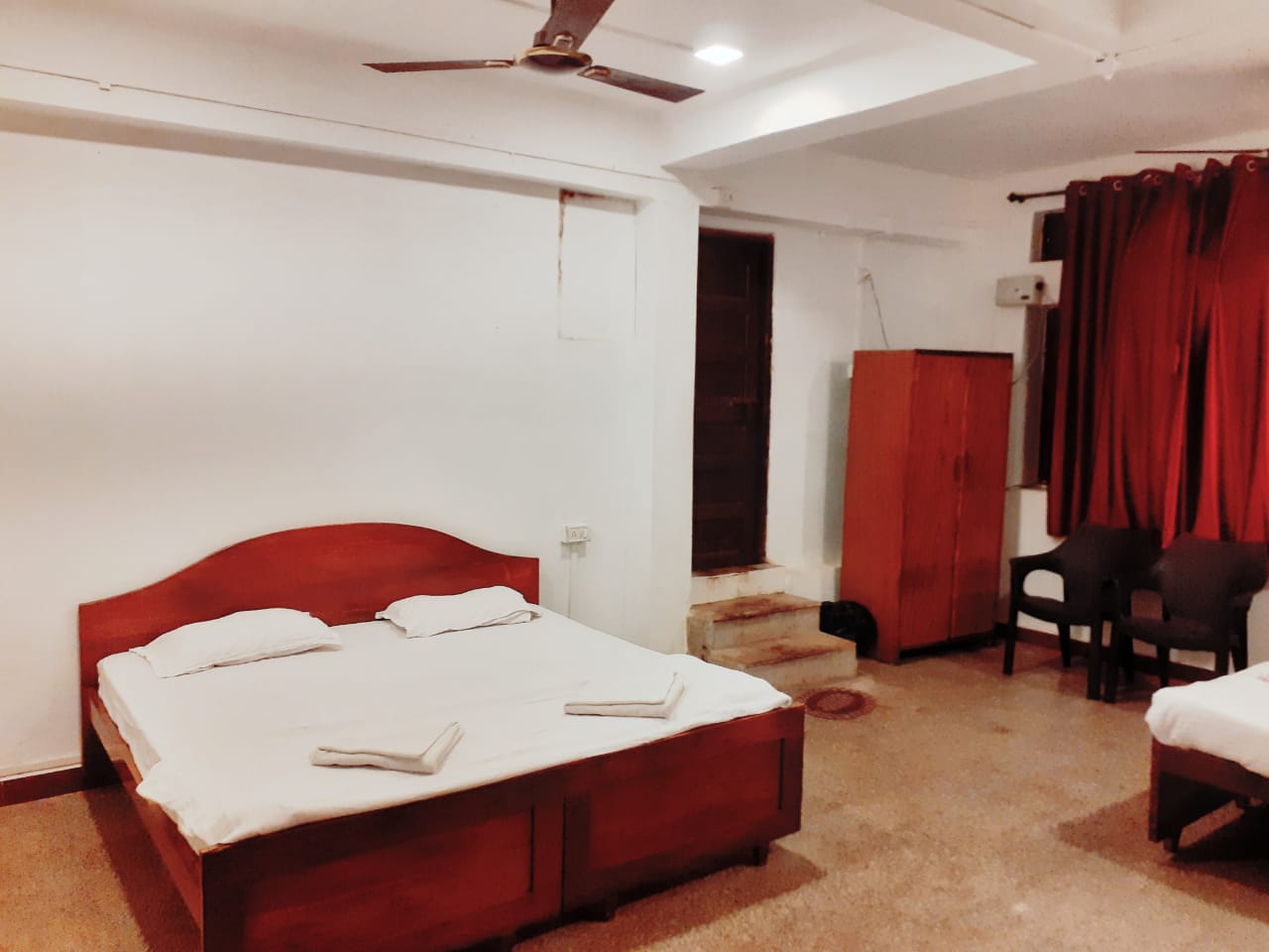 Castaad Kitchen and Stay - Tap to explore photos