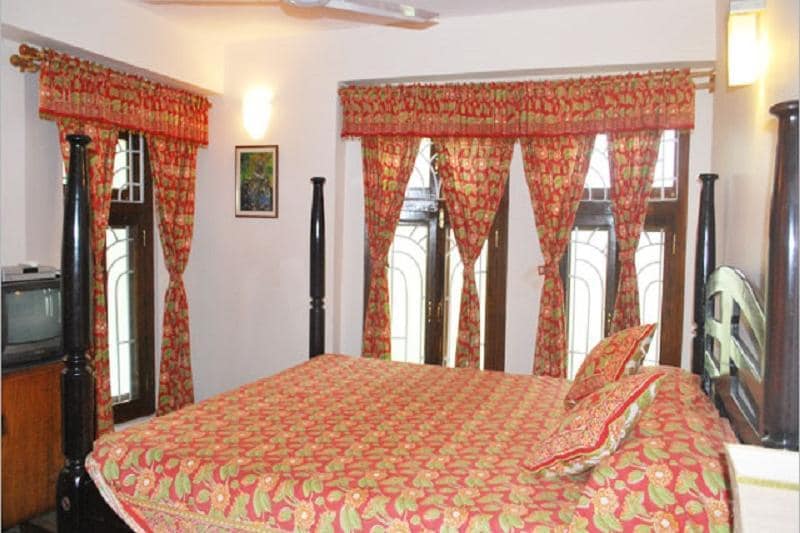 Gurukripa Bungalow - Tap to explore photos