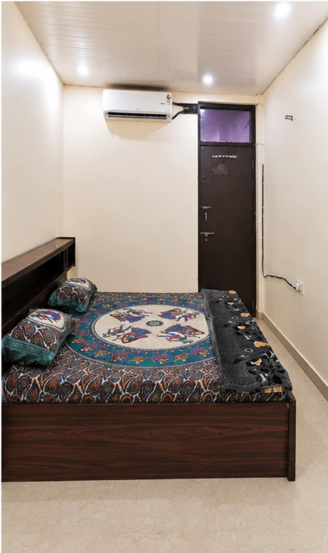 Neelkantha sadan - Tap to explore photos