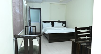 HOTEL MARUTHI Room Type - King Bed Luxury HOTEL MARUTHI Room Type - King Bed Luxury