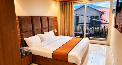 Royal Oak Near Subhash Chownk Room Type - Standard Balcony Room (Non View)