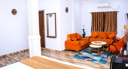 UTSAV HOTEL Bolpur Shantiniketan Room Type - Geetanjali Suite Room UTSAV HOTEL Bolpur Shantiniketan Room Type - Geetanjali Suite Room