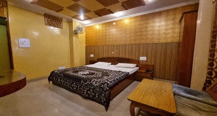 Hotel  Daulat Regency Room Type - Deluxe Room