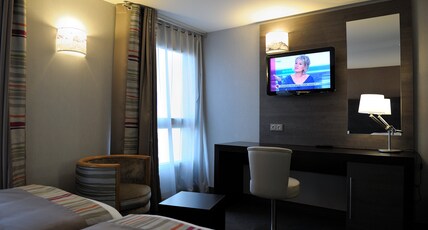 Holiday Inn Paris - Montmartre Room Type - 2 Single Standard Single Sofa Bed