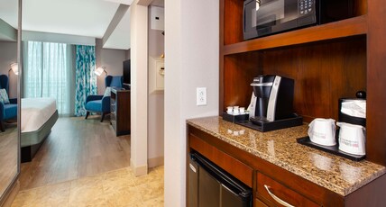 Hilton Garden Inn Virginia Beach Oceanfront Room Type - KNG 1 BDRM OCEANFRONT STE