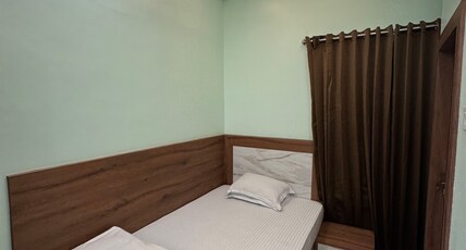 HOTEL SREE DURGA Room Type - AC Deluxe Single Plus Bed