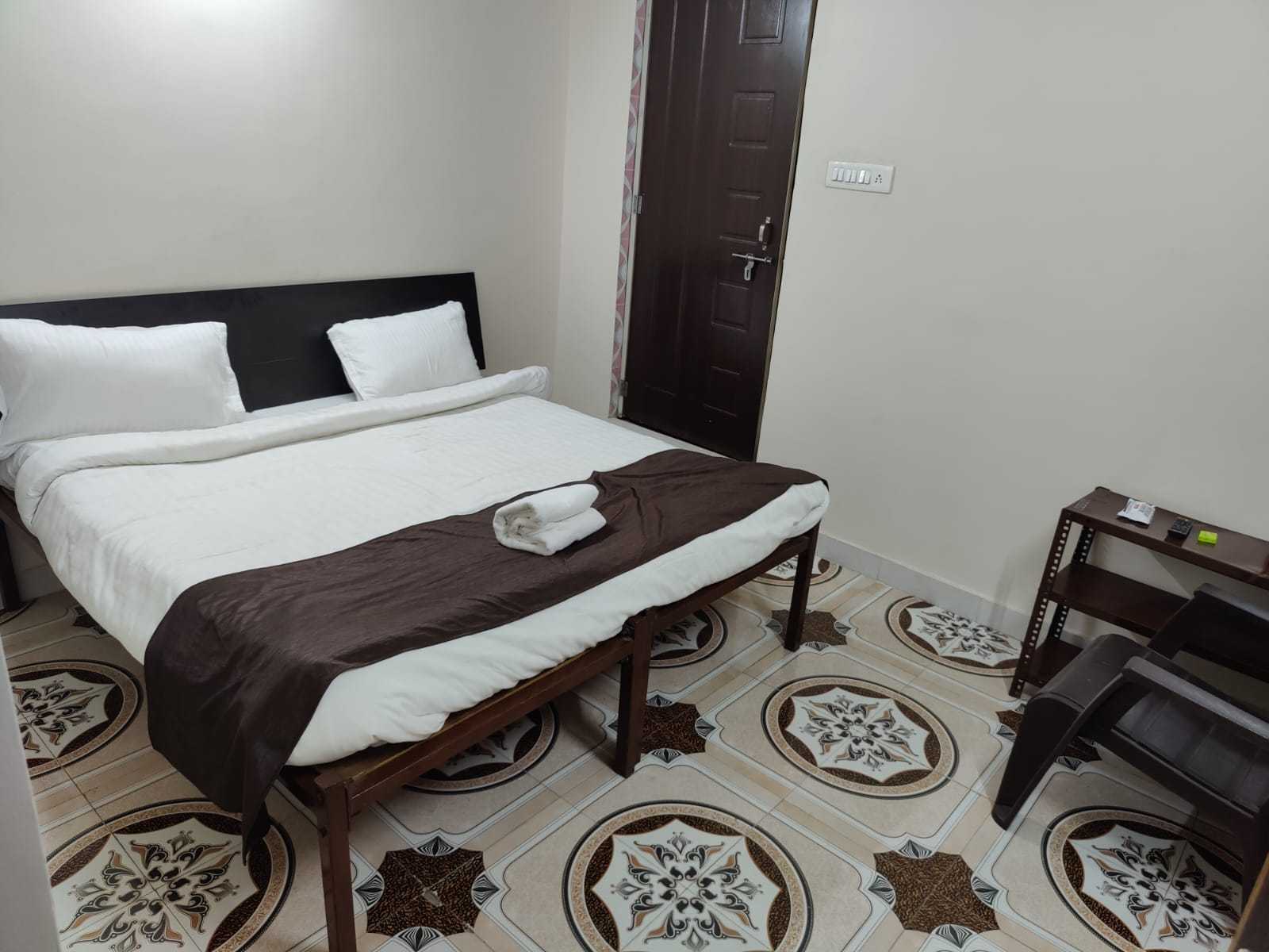 Hotel O New Sharda Homes - Tap to explore photos