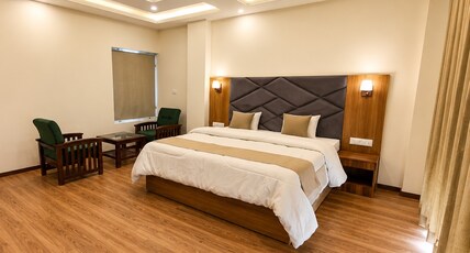 Omya Mountain Retreat Manali Room Type - Premier room with Balcony and Mountain View