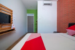 OYO 3283 Bwalk Hotel