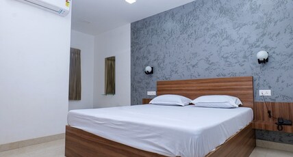 Balu lodging Room Type - Premium AC Room