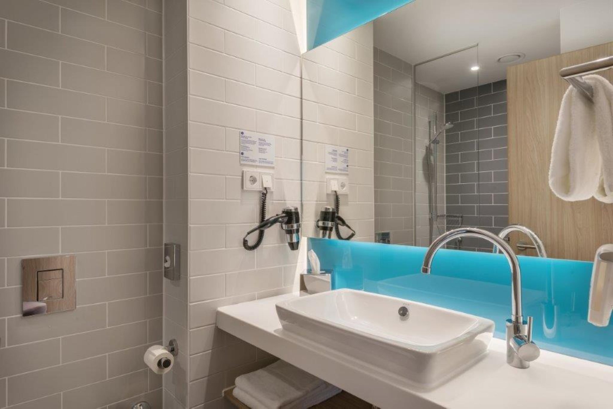 Holiday Inn Express Oberhausen - Tap to explore photos