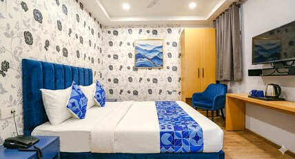 Hotel Blu Sky AnandVihar Delhi Room Type - Premium Room with Air Conditioning