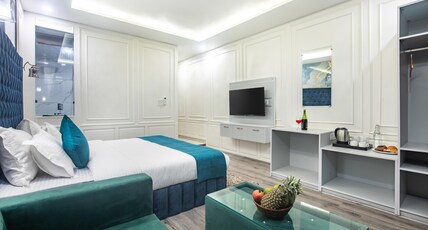 Classy Castle Pahalgam Room Type - Deluxe Room-Hot and Cold AC