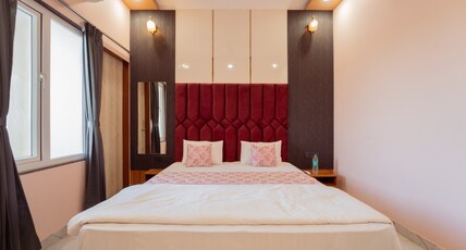 Hotel Galaxy 700 (Only 10 Min Walk from Temple) Room Type - Premium Room