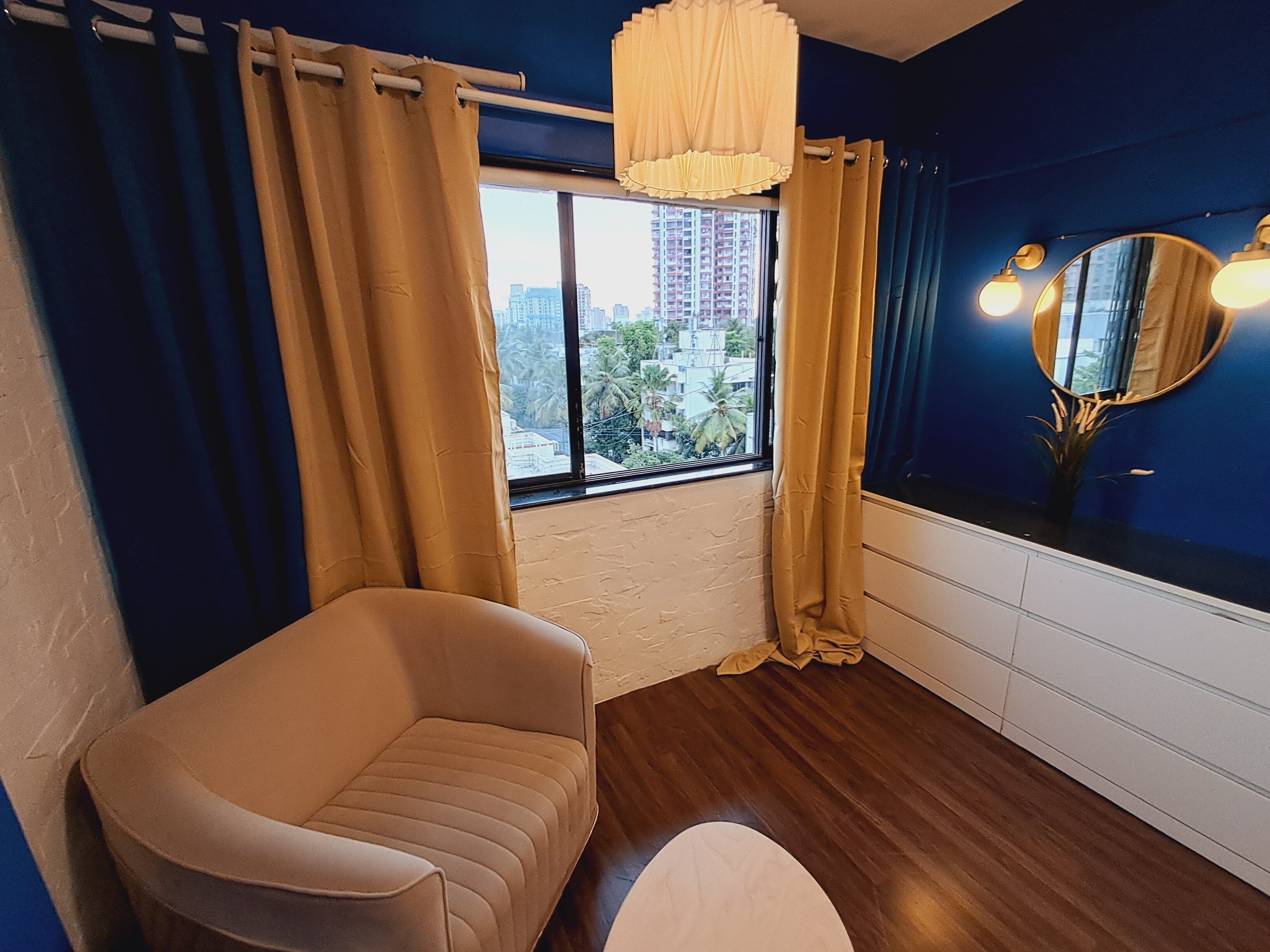 Elite Suite 1 - Premium 2BHK - Lokhandwala Andheri - Tap to explore photos