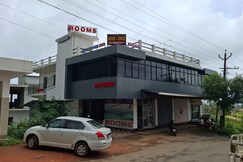 M M Residency