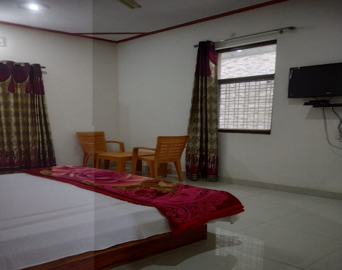 Hotel Dangwal - Tap to explore photos