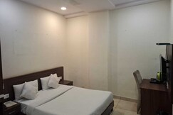Townhouse Dashrathpuri Metro Formerly Elegant Palac