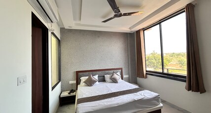Pratibha Hotel And Restaurent Room Type - Suite Room