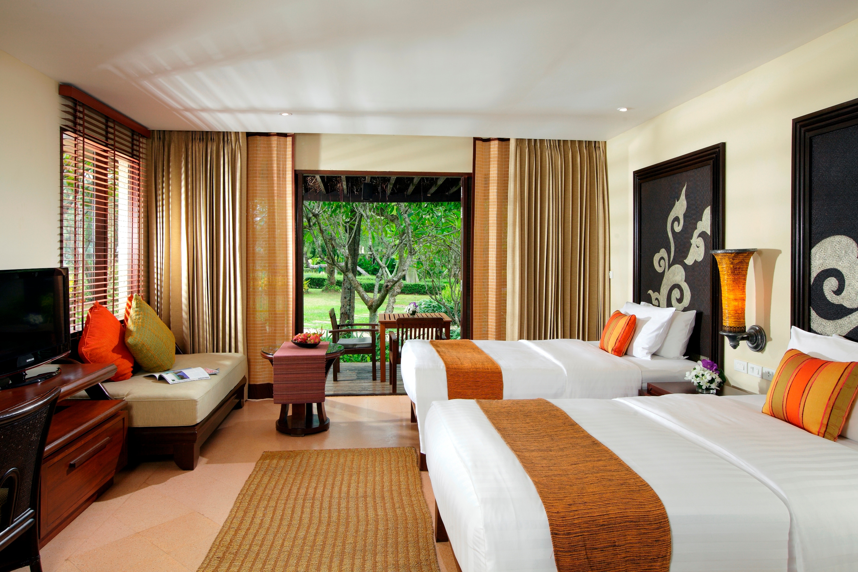 Paradox Resort Phuket - Tap to explore photos