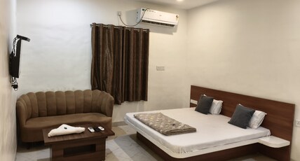 Narmada palace garden Room Type - Delux room family