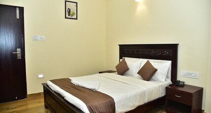 SAK Royal Residency Room Type - Standard Room with Fan