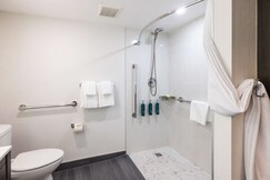 DoubleTree by Hilton Calgary North