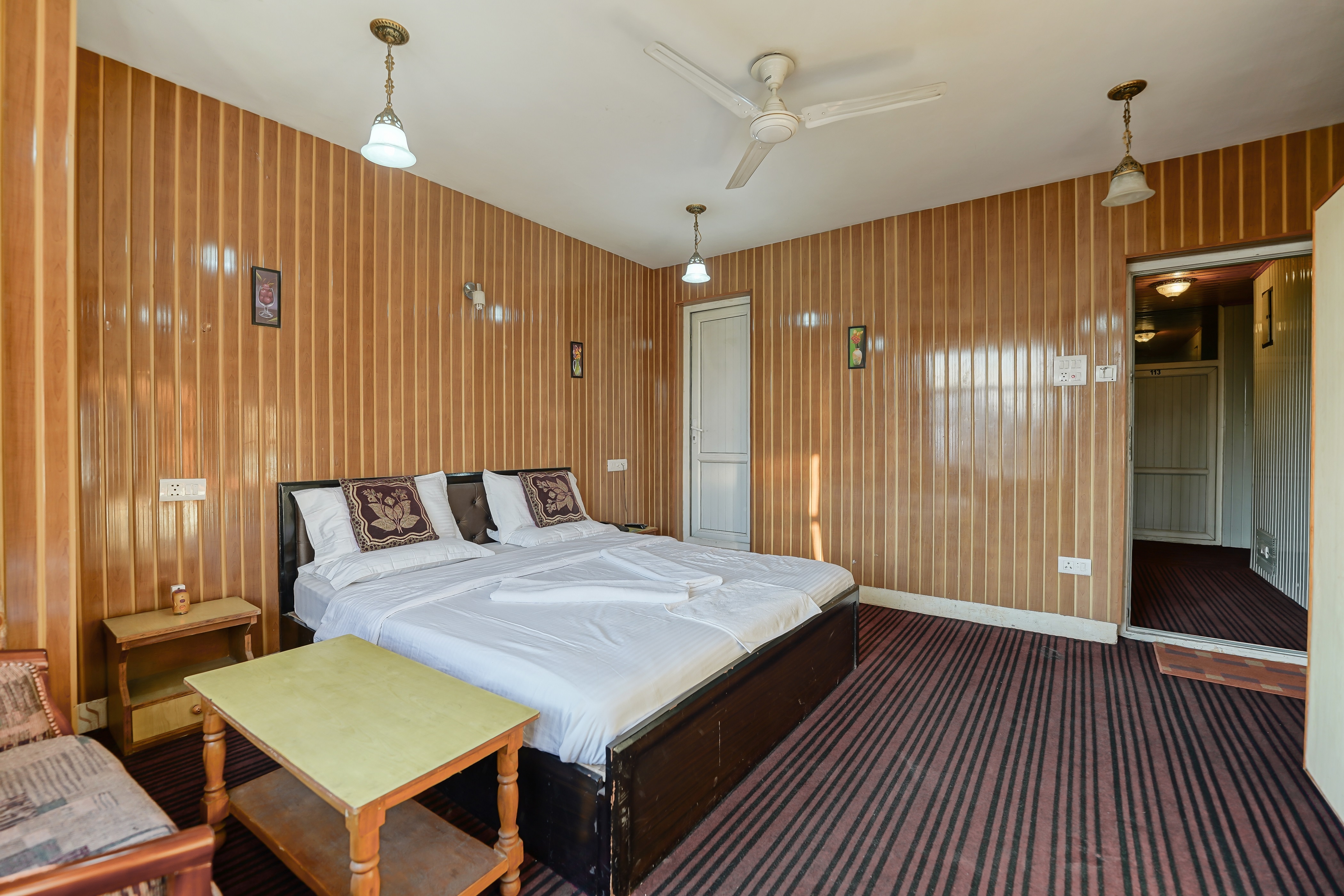 Hotel Kaisar - Tap to explore photos