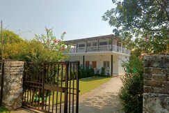 Prateeks Premises