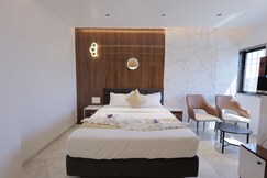 Hotel Krushnai Deluxe, Sangli