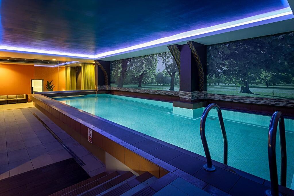 Pestana Chelsea Bridge Hotel & Spa - Tap to explore photos
