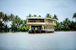 Meridien House Boat