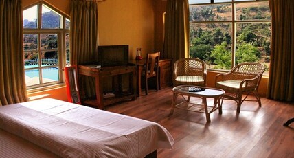 Oakwood Hamlet Room Type - Pine Cottages (Single Rooms )