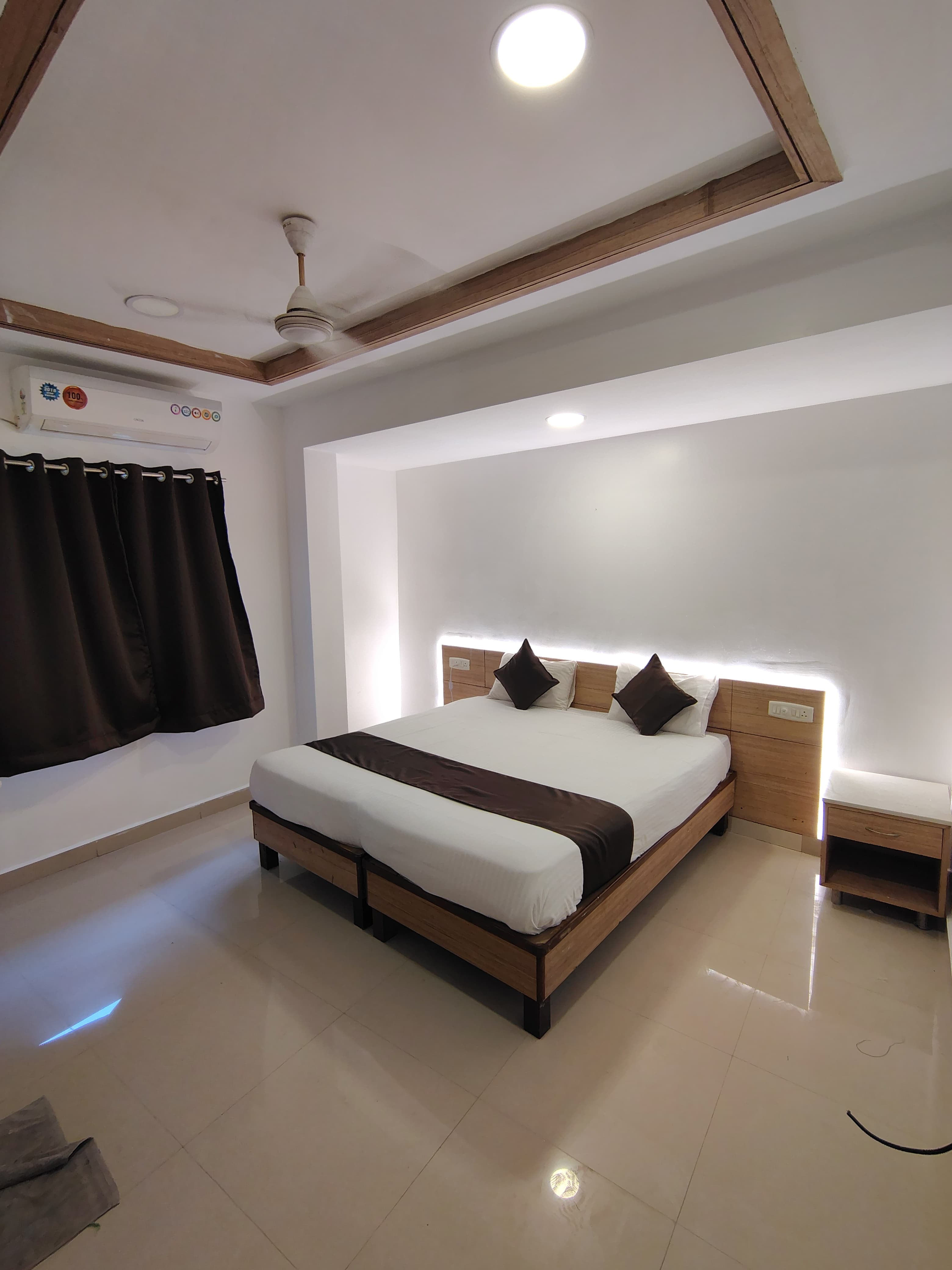 I 5 BOUTIQUE HOTEL - Tap to explore photos