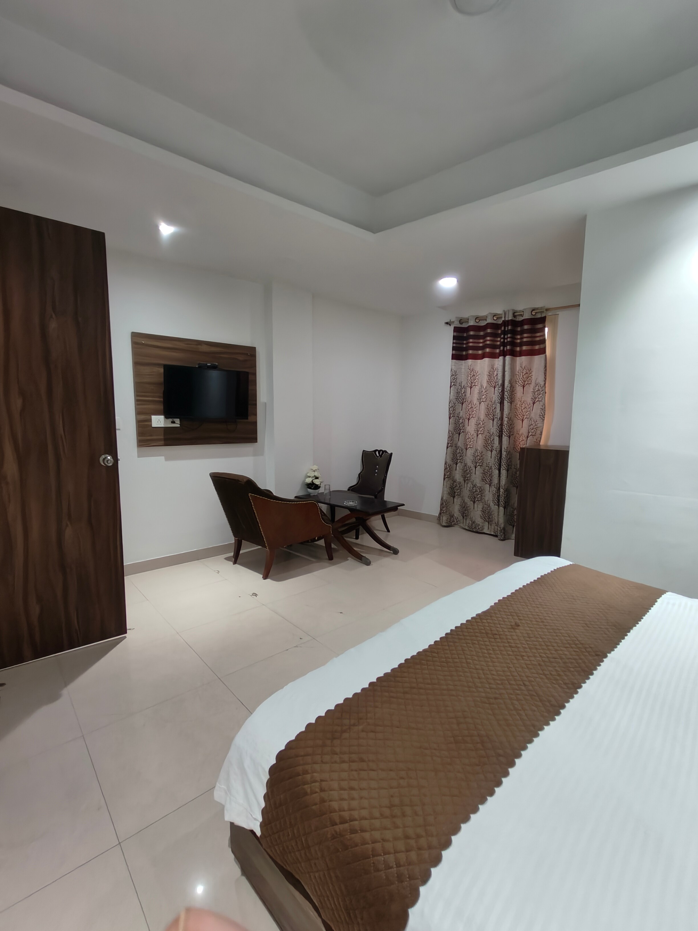 Hotel 1 Exstay - Tap to explore photos