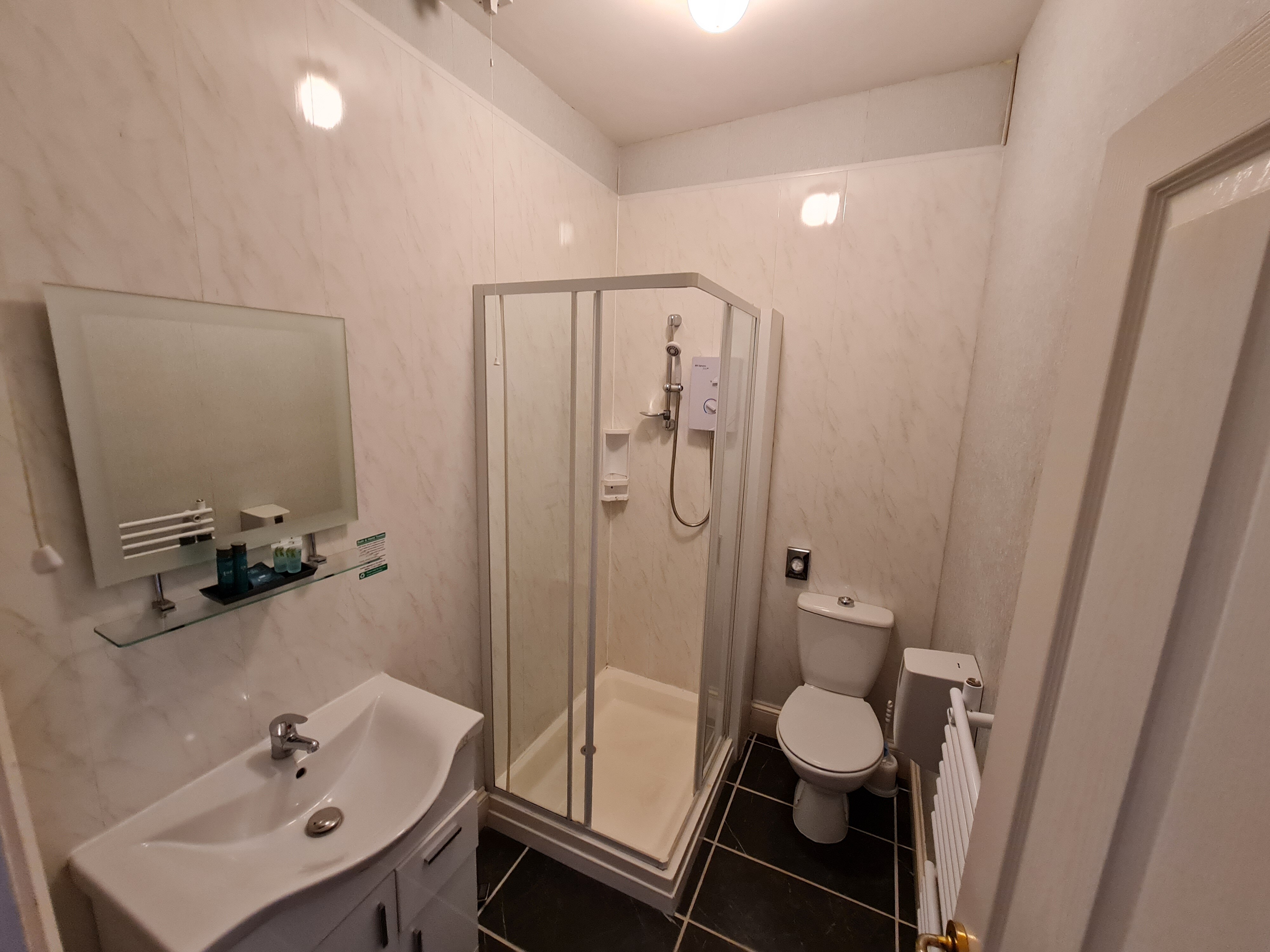 OYO Lavender House Hotel - Tap to explore photos
