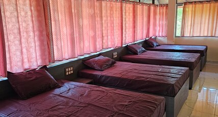 Silver Palm Retreat | Rooms & Caretaker Room Type - 7 Beded Room