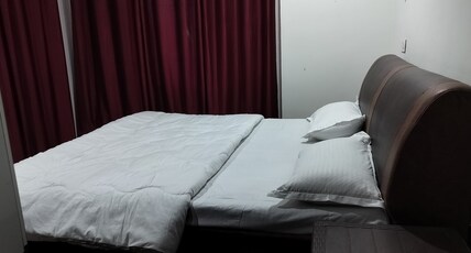 Elizabeth paying guest Room Type - Double deluxe 2