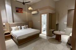 Qabila rooms and restro lounge