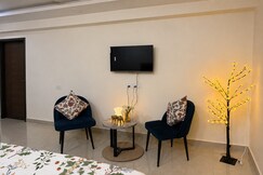 Six Twelve Stays Nr WTP Airport Patrika Gate