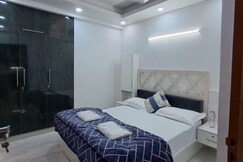 Entire Luxury 2 bhk near EK MURTI Greno west