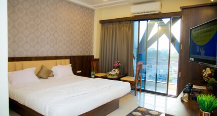 Hotel Golden Choice Room Type - Deluxe Room