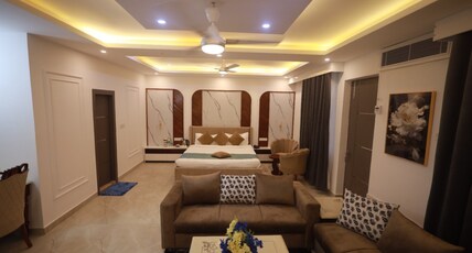 Shanti Seva Dham - Vrindavan Room Type - VVIP Suite Room