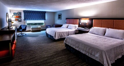 Hampton Inn & Suites by Hilton Staten Island Room Type - 2Q MOB HR ACC RI SHWR