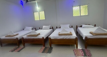 Leo Residency Inn Sirumalai Room Type - Standard Bed Room with 1 st Floor Hill View