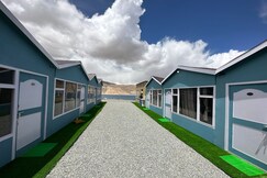 Skylake Cottages Pangong